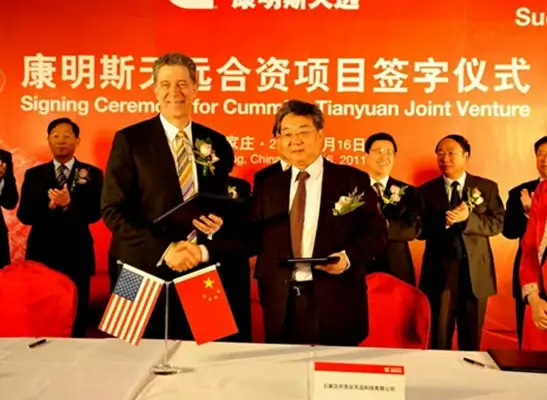 Cummins-signing-joint-venture-547x400