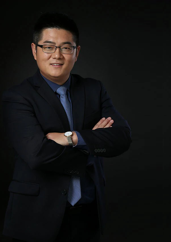 EMAC's MD-Jasper Lee 600x850 EMAC's MD-Jasper Lee